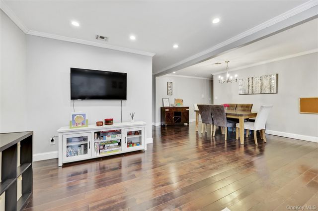 1201 E Broadway H-23, Hewlett, NY 11557