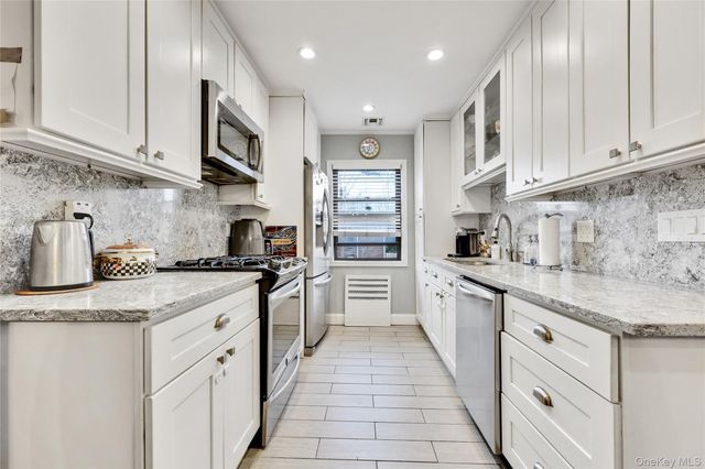 1201 E Broadway H-23, Hewlett, NY 11557