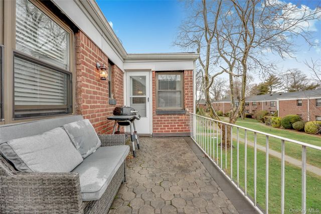 1201 E Broadway H-23, Hewlett, NY 11557