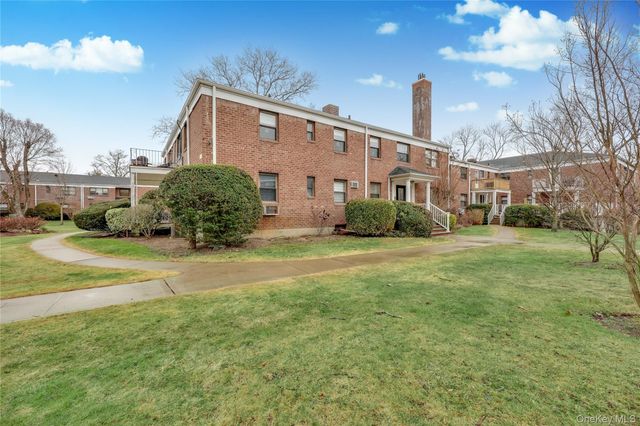 1201 E Broadway H-23, Hewlett, NY 11557