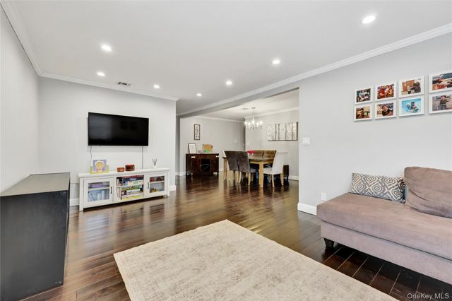 1201 E Broadway H-23, Hewlett, NY 11557