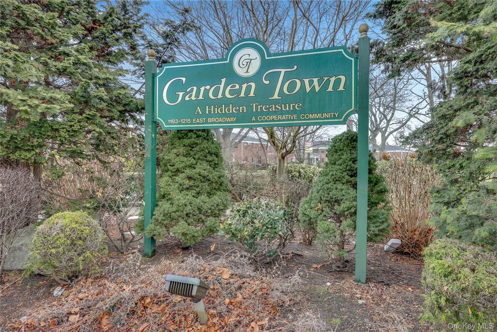 1201 E Broadway H-23, Hewlett, NY 11557