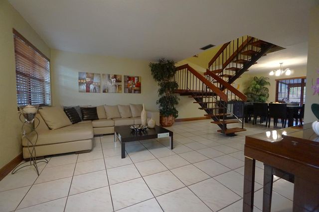 12621 SW 9TH Street, Miami, FL 33184