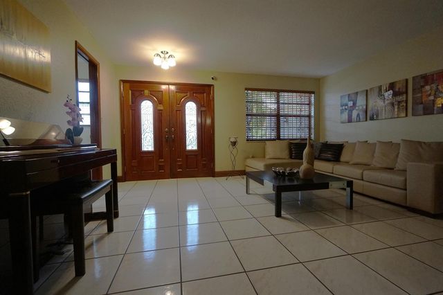 12621 SW 9TH Street, Miami, FL 33184