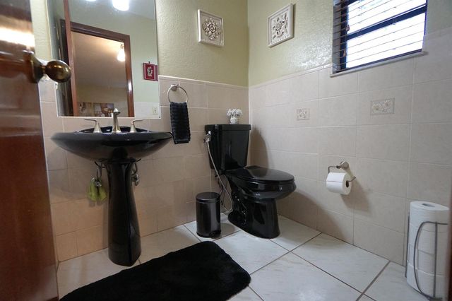 12621 SW 9TH Street, Miami, FL 33184