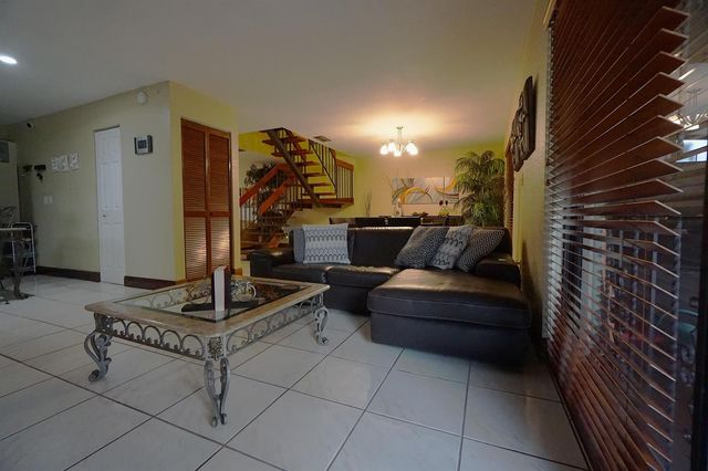 12621 SW 9TH Street, Miami, FL 33184