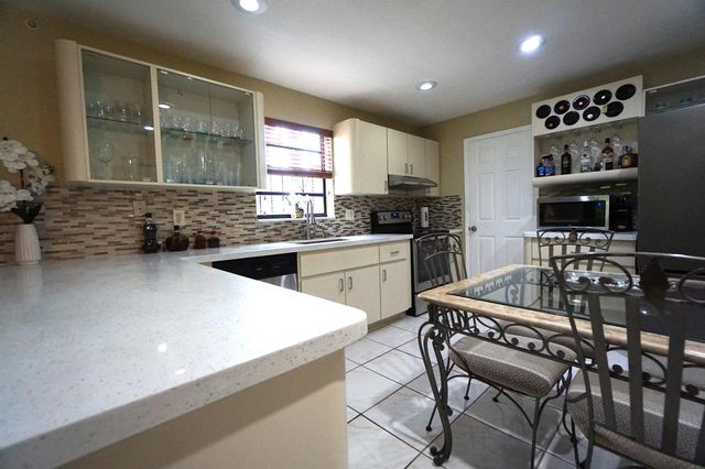 12621 SW 9TH Street, Miami, FL 33184