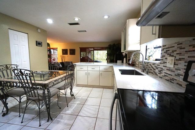 12621 SW 9TH Street, Miami, FL 33184