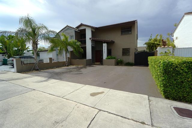 12621 SW 9TH Street, Miami, FL 33184