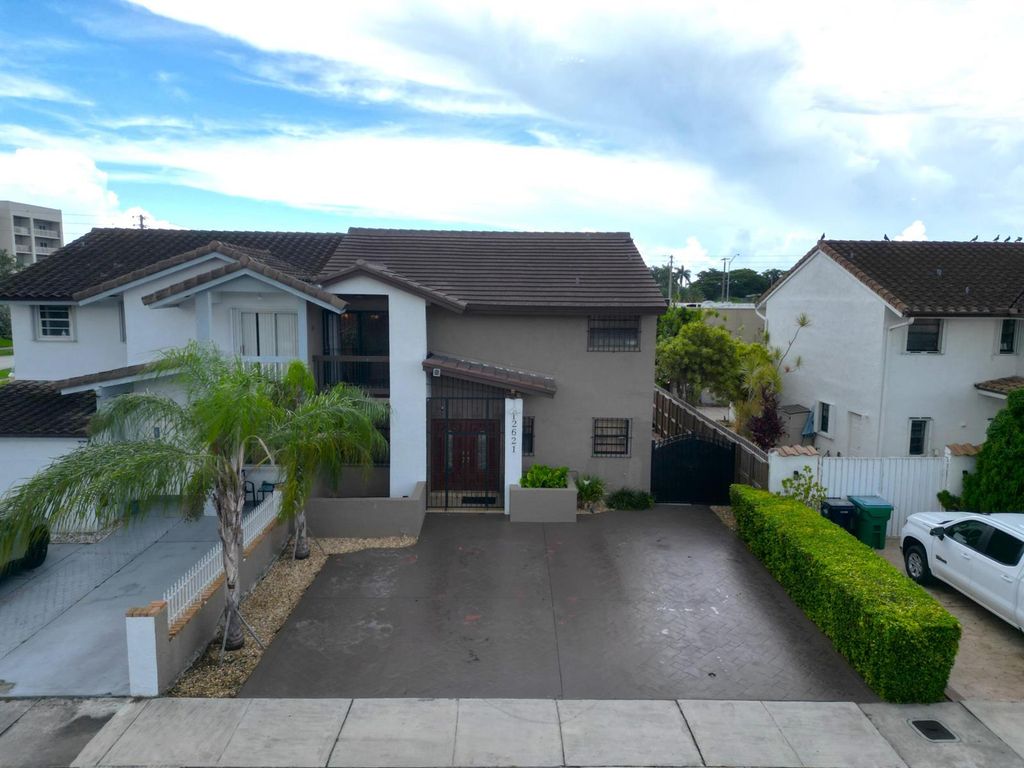 12621 SW 9TH Street, Miami, FL 33184