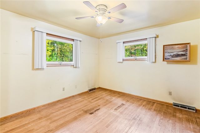 207 Orchard Terrace Dr, Wilmington Twp, PA 16142