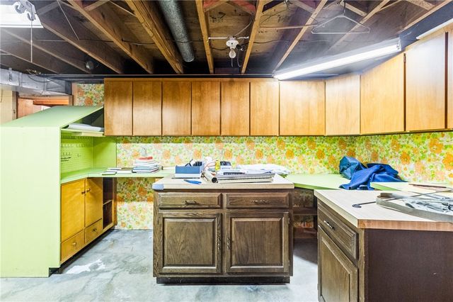 207 Orchard Terrace Dr, Wilmington Twp, PA 16142