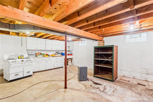 207 Orchard Terrace Dr, Wilmington Twp, PA 16142