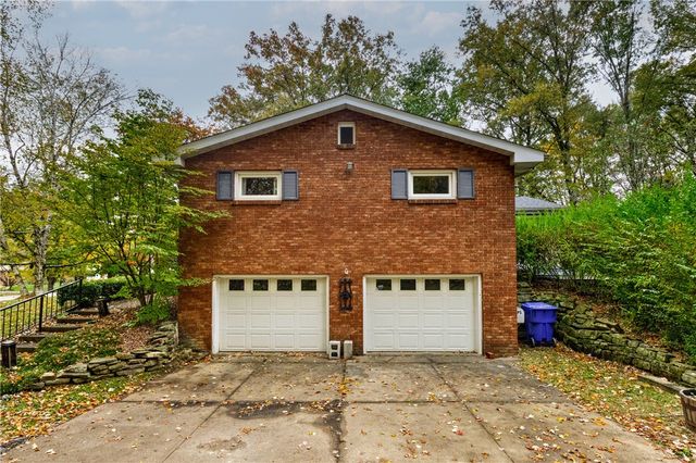 207 Orchard Terrace Dr, Wilmington Twp, PA 16142