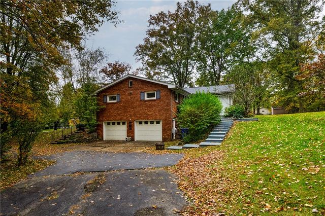 207 Orchard Terrace Dr, Wilmington Twp, PA 16142