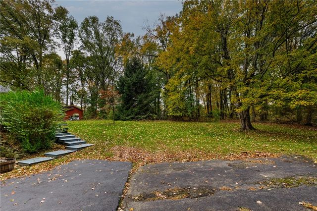 207 Orchard Terrace Dr, Wilmington Twp, PA 16142