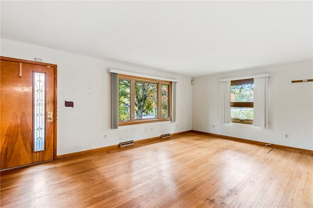 207 Orchard Terrace Dr, Wilmington Twp, PA 16142