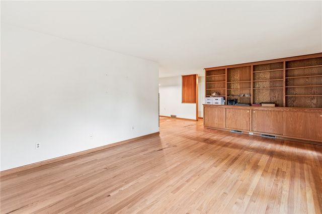 207 Orchard Terrace Dr, Wilmington Twp, PA 16142