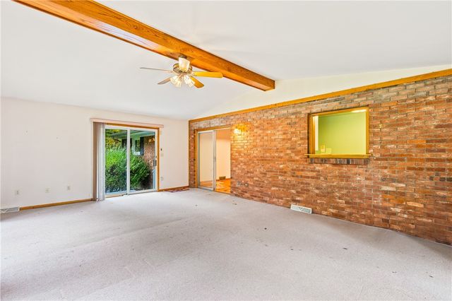 207 Orchard Terrace Dr, Wilmington Twp, PA 16142