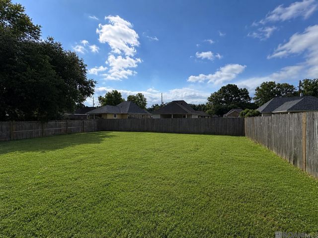 14216 Parkview Dr, Prairieville, LA 70769