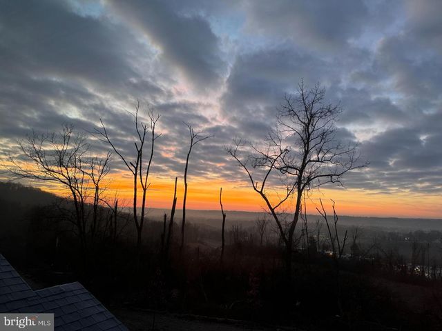 498 MAJOR JOHN WAY, Malvern, PA 19355