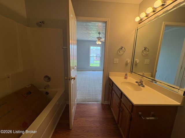 333 Harding Dr, Mt Washington, KY 40047