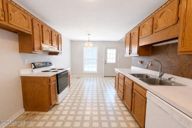 333 Harding Dr, Mt Washington, KY 40047