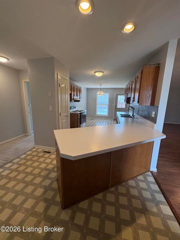 333 Harding Dr, Mt Washington, KY 40047