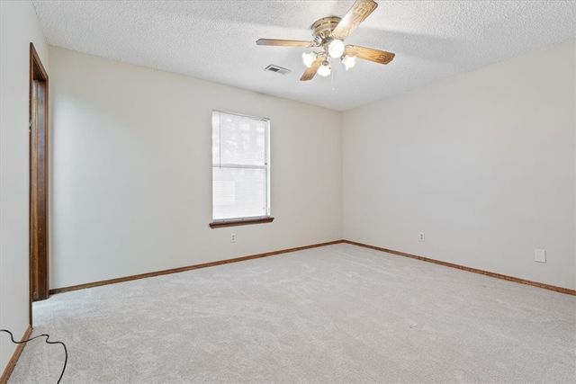 2847 Dove Drive, Fayetteville, AR 72704