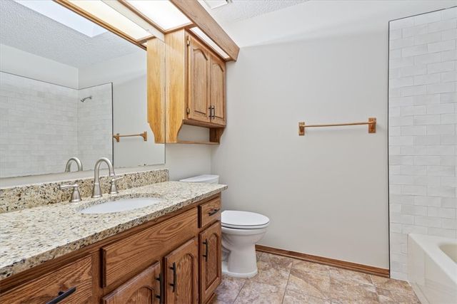 2847 Dove Drive, Fayetteville, AR 72704