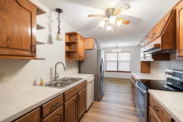 2847 Dove Drive, Fayetteville, AR 72704