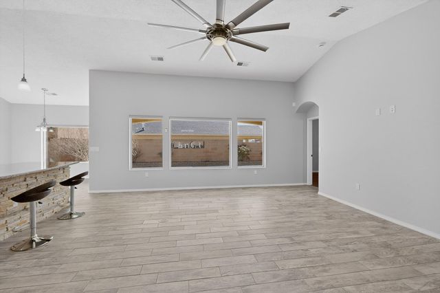 2511 Sunset View Street SW, Los Lunas, NM 87031