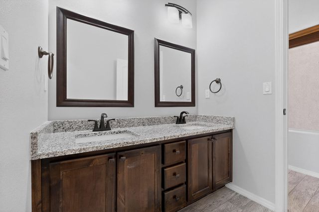 2511 Sunset View Street SW, Los Lunas, NM 87031