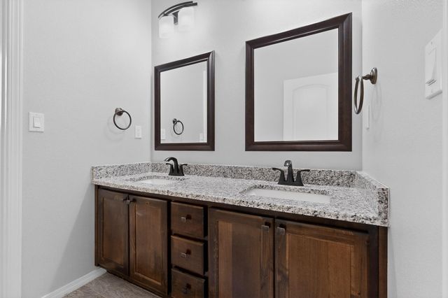 2511 Sunset View Street SW, Los Lunas, NM 87031