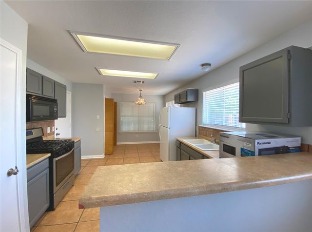 2308 Wright CIR, Round Rock, TX 78664