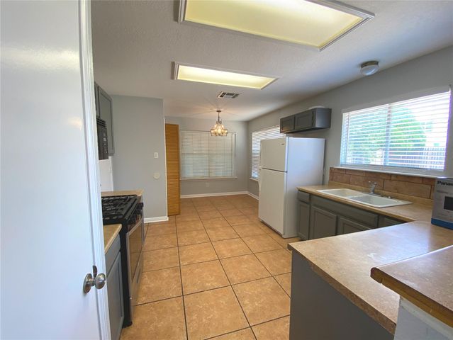 2308 Wright CIR, Round Rock, TX 78664