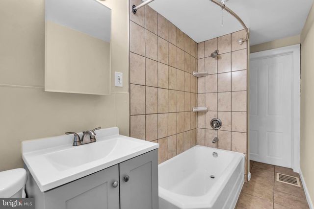 17 E FEDERAL ST, Burlington, NJ 08016