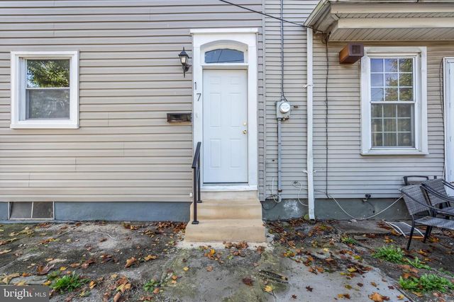 17 E FEDERAL ST, Burlington, NJ 08016