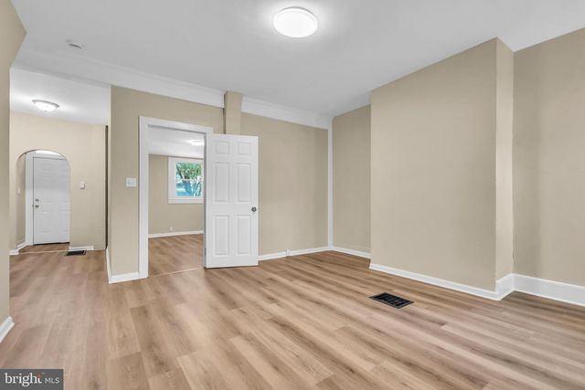 17 E FEDERAL ST, Burlington, NJ 08016