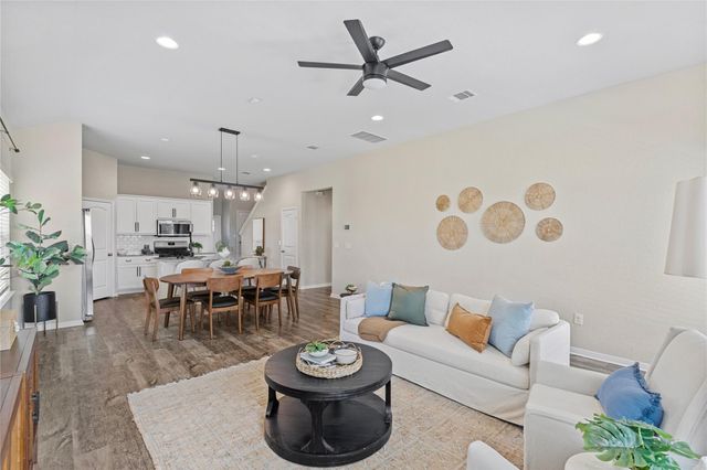 152 Marienfeld LN, Georgetown, TX 78626