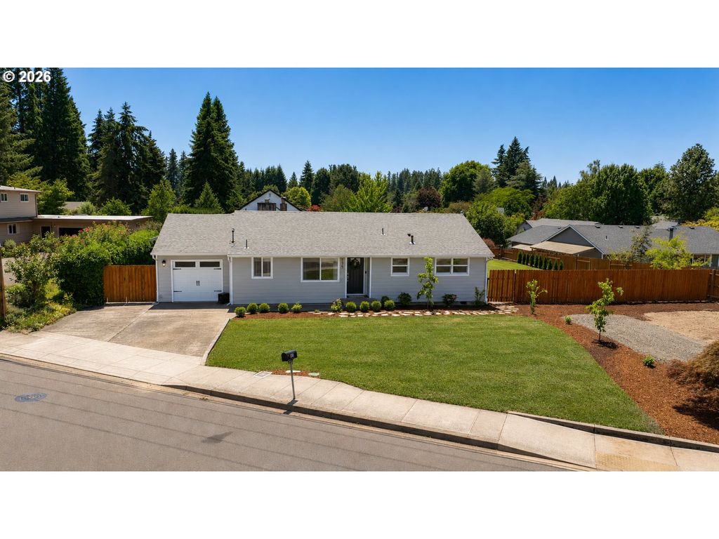 Image 1 of property listing at 735 Nw WALLACE Rd, Mc Minnville, OR 97128