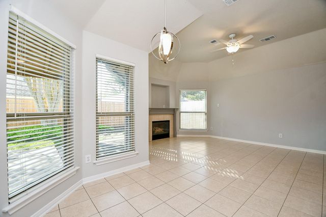 1816 Oak Lodge Drive, Pearland, TX 77581
