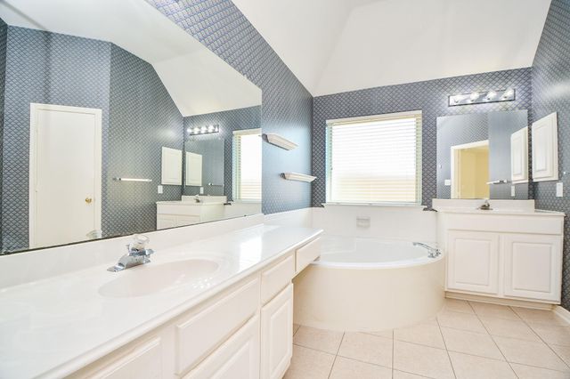1816 Oak Lodge Drive, Pearland, TX 77581