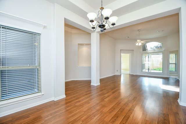 1816 Oak Lodge Drive, Pearland, TX 77581