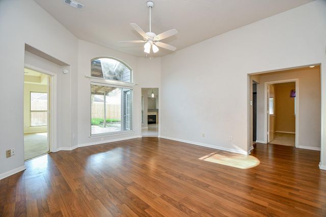 1816 Oak Lodge Drive, Pearland, TX 77581