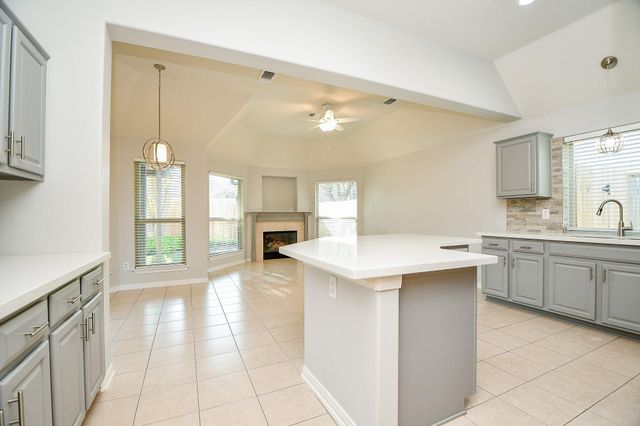 1816 Oak Lodge Drive, Pearland, TX 77581