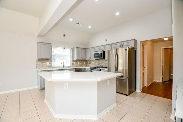 1816 Oak Lodge Drive, Pearland, TX 77581