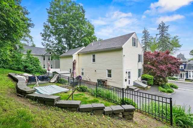 161 Elm St A, Amesbury, MA 01913