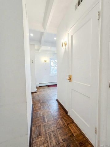 144-37 Grand Central Parkway 74E, Briarwood, NY 11435