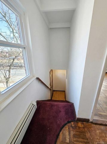 144-37 Grand Central Parkway 74E, Briarwood, NY 11435